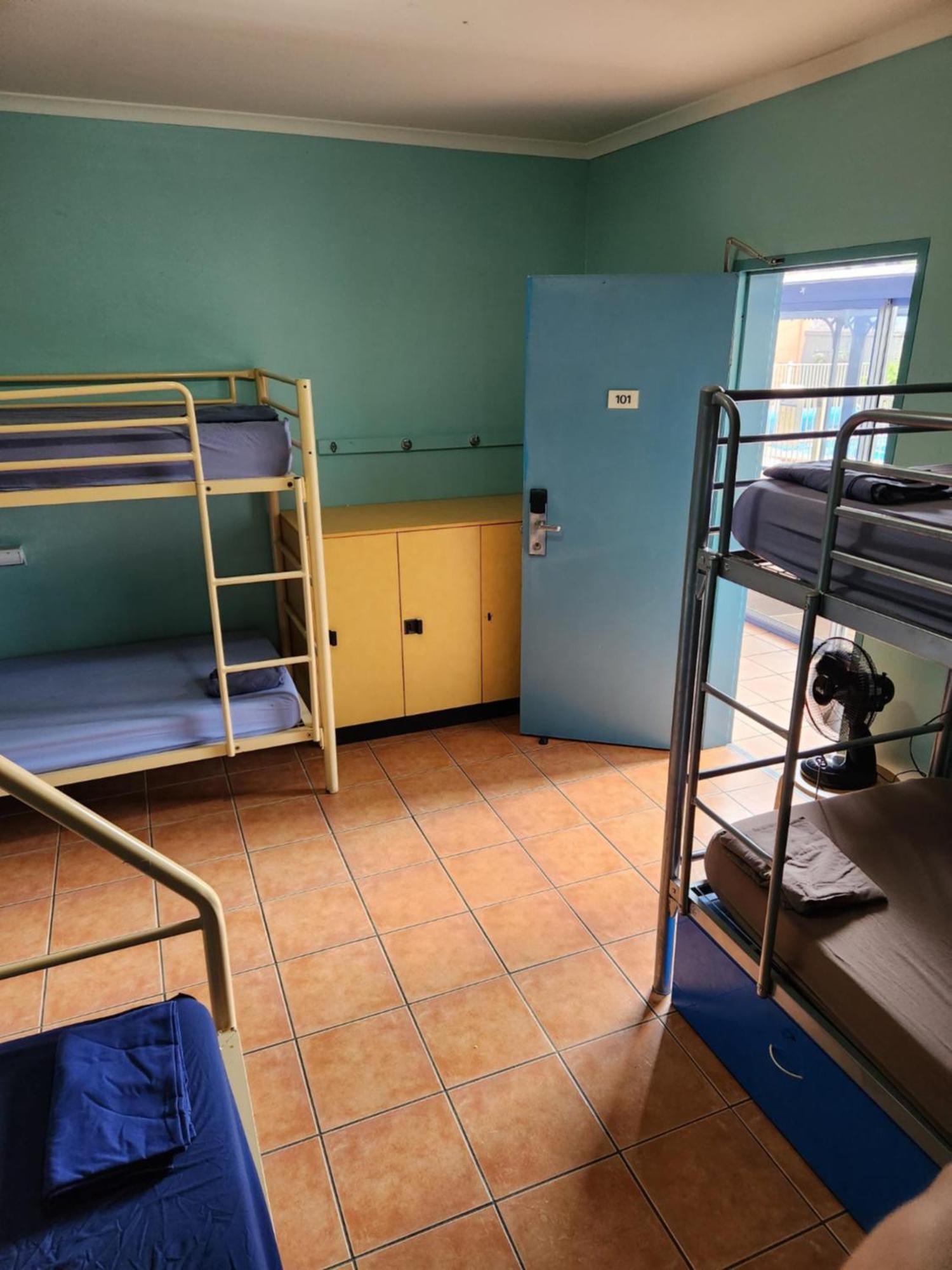 Jetty Blue Backpackers Hostel Coffs Harbour Phòng bức ảnh